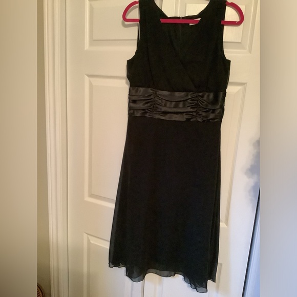 Black chiffon dress - Picture 1 of 4